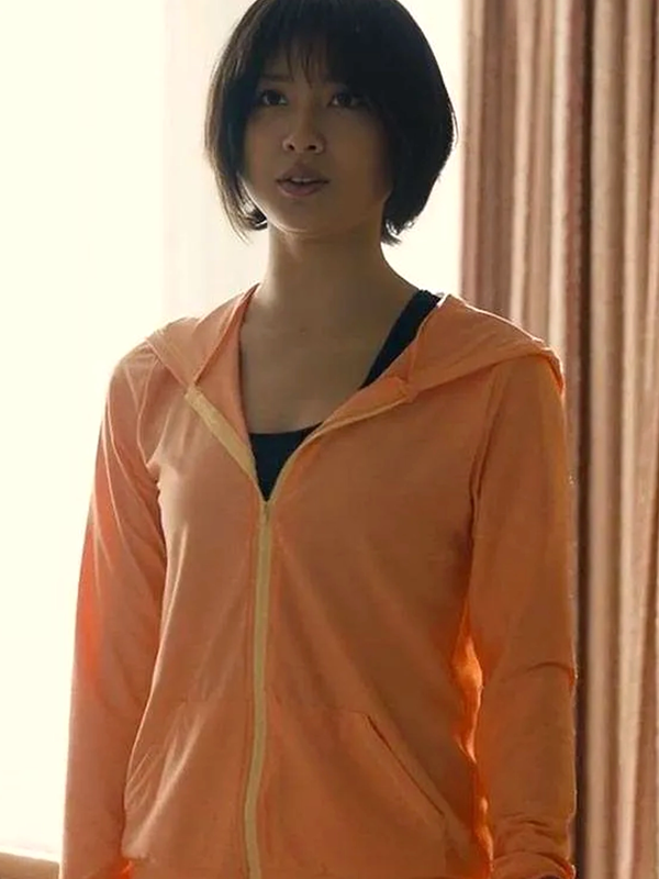 Yuzuha-Usagi-Alice-in-Borderland-Orange-Hoodie Yuzuha Usagi Alice in Borderland Orange Hoodie